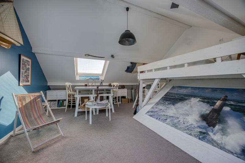 Maison - 261 m² - 11 pièces