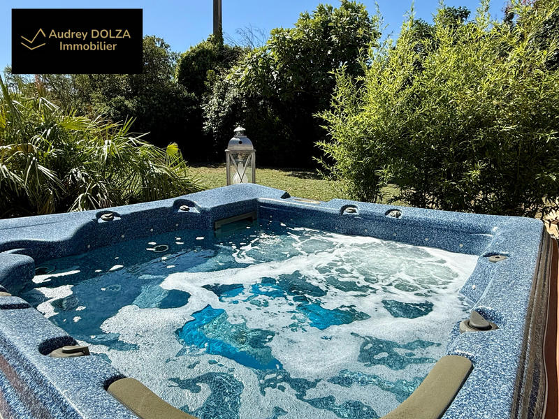 Maison - 186 m² - 8 pièces