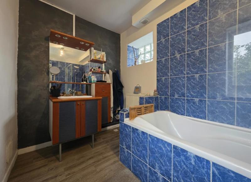 Maison - 217 m² - 8 pièces