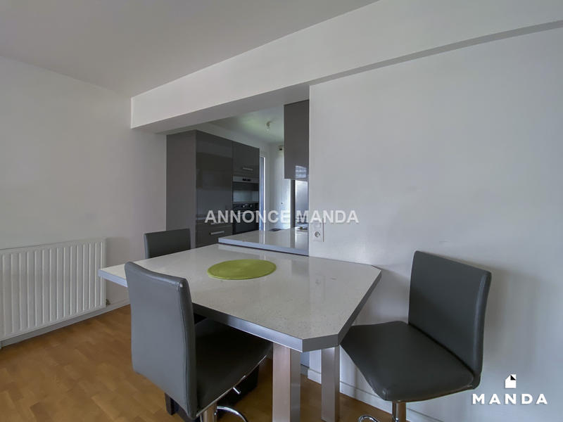 Chambre - 12 m² - 4 pièces