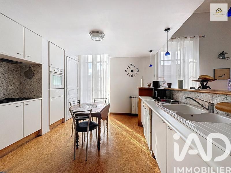 Maison - 210 m² - 7 pièces