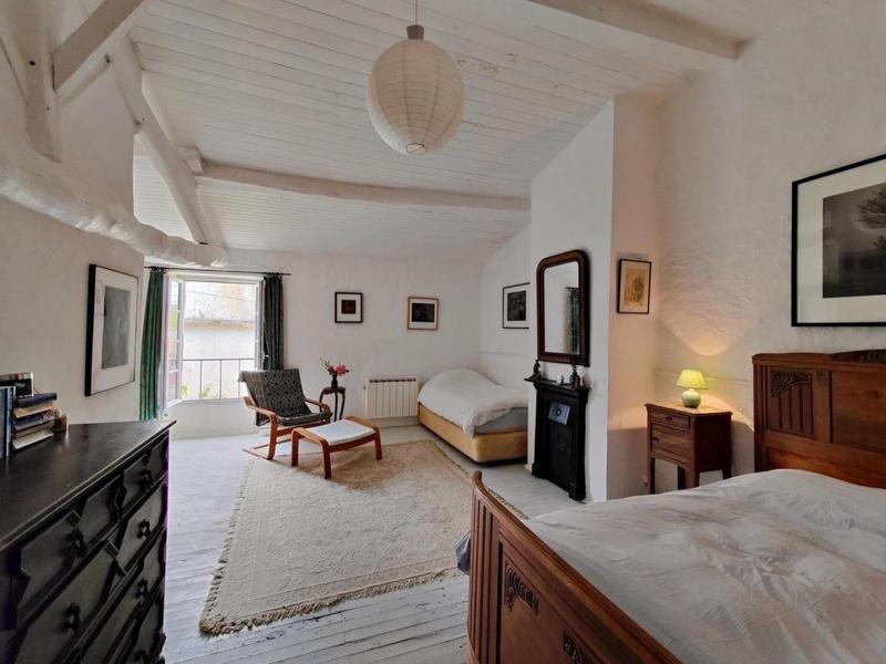 Maison - 281 m² - 8 pièces