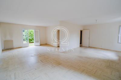 Maison traditionnelle - 158 m² - 6 pièces