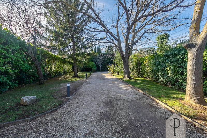 Villa - 216 m² - 6 pièces