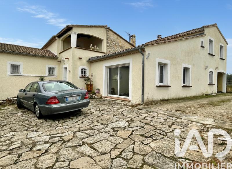 Maison - 204 m² - 7 pièces