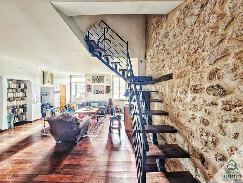 Maison de ville - 234 m² - 9 pièces