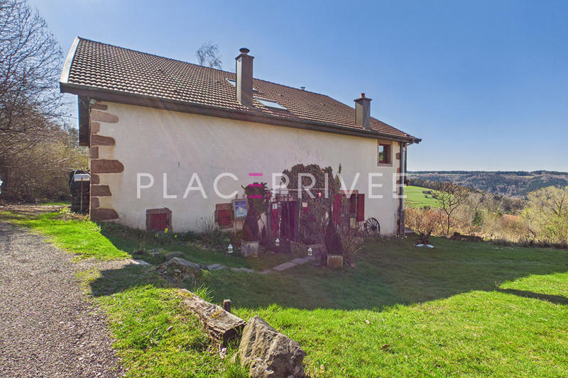 Maison - 241 m² - 9 pièces