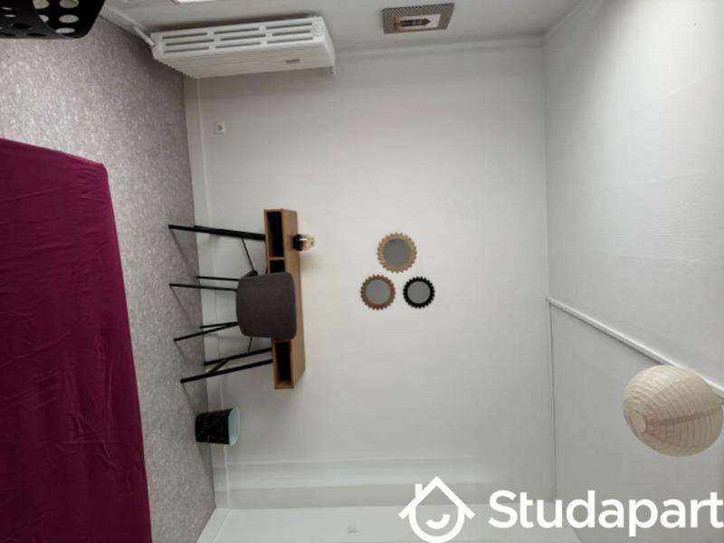 Chambre - 14 m² - 1 pièce