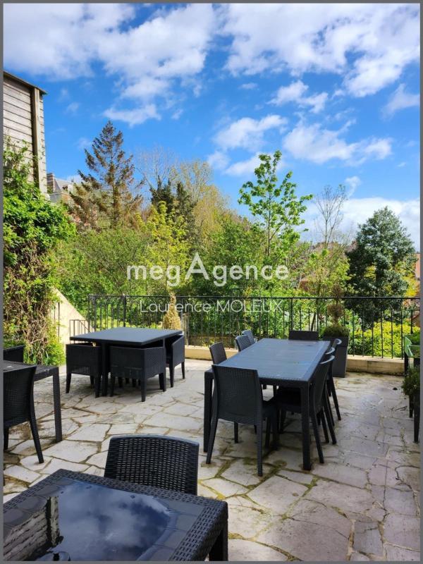 Maison - 430 m² - 12 pièces