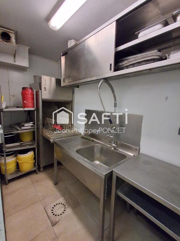 Local commercial - 120 m² - 4 pièces