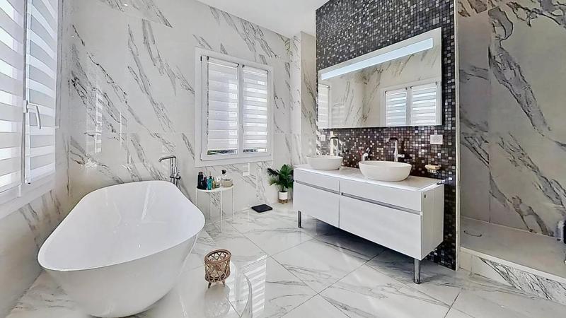 Villa - 222 m² - 6 pièces