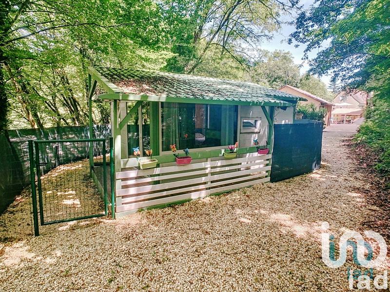 Maison - 325 m² - 14 pièces