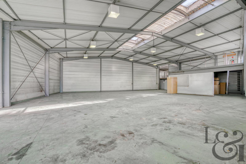 Local commercial - 335 m²