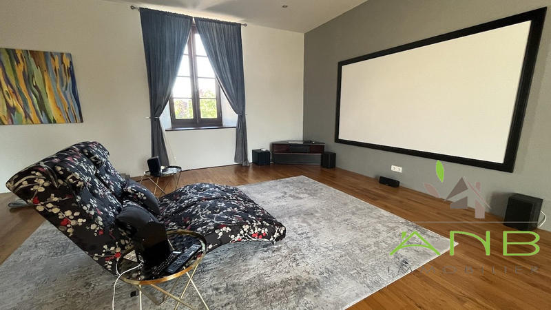 Maison - 305 m² - 8 pièces