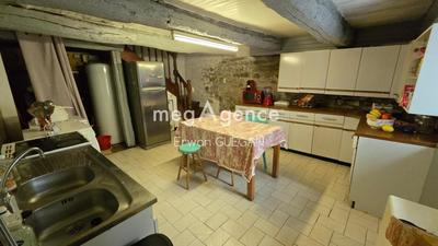 Maison - 265 m² - 11 pièces