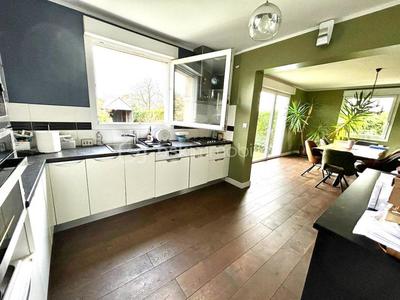 Pavillon - 130 m² - 7 pièces