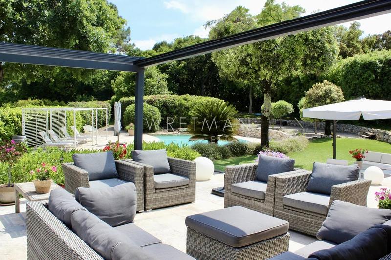 Maison - 227 m² - 8 pièces