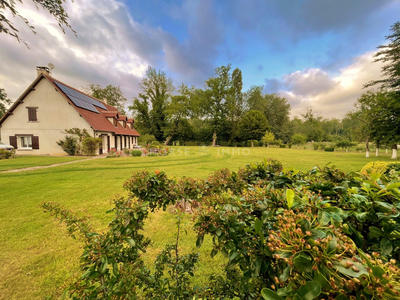 Maison - 240 m² - 6 pièces