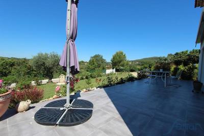 Villa - 240 m² - 9 pièces