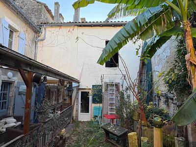 Maison - 178 m² - 8 pièces