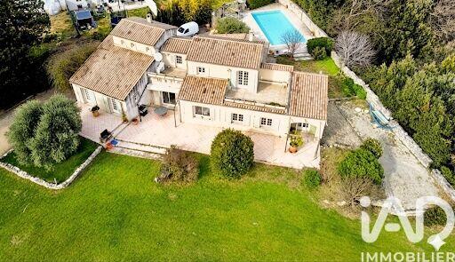 Maison - 199 m² - 8 pièces