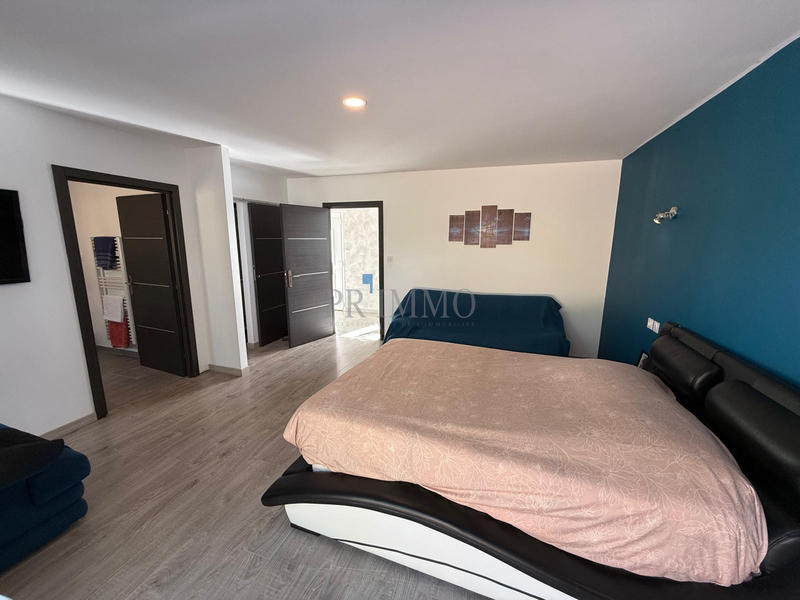 Maison - 186 m² - 4 pièces