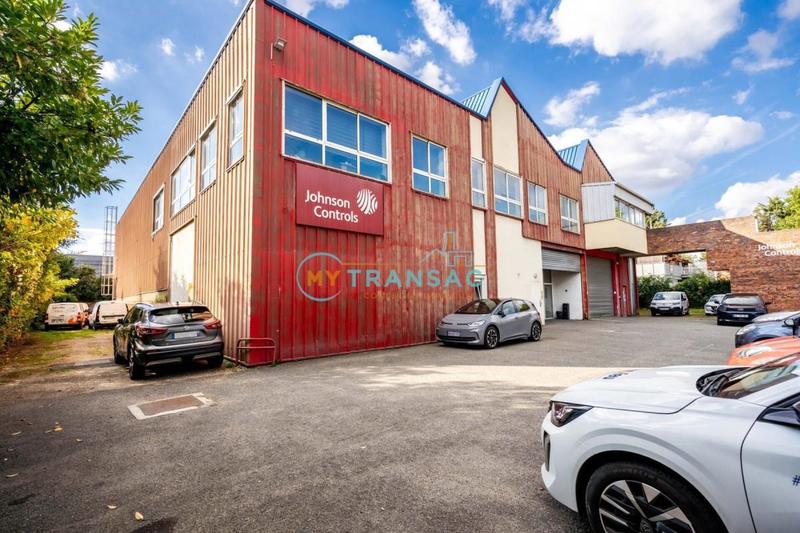 Local d'activité / Entrepôt - 1 678 m²