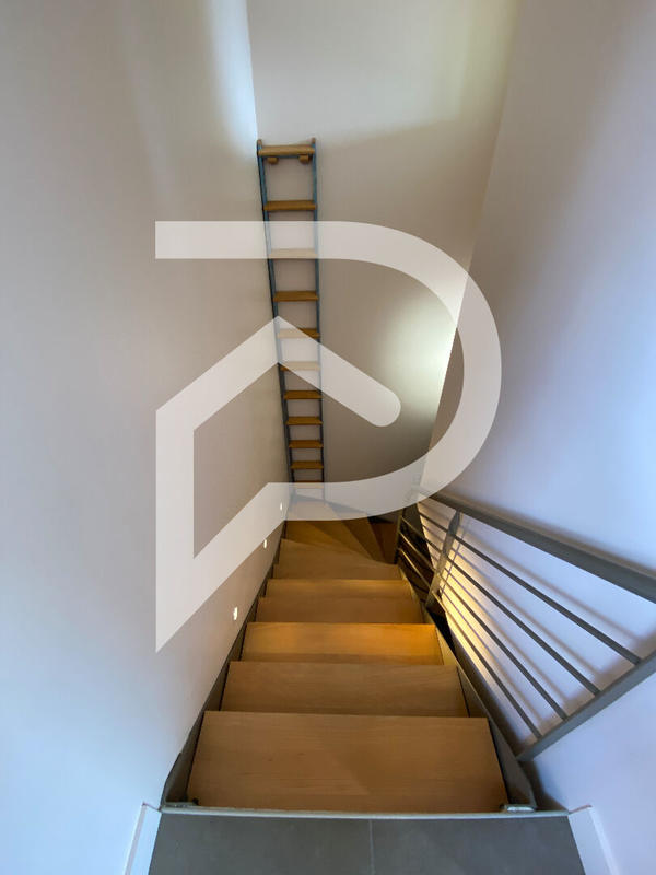 Maison - 282 m² - 7 pièces