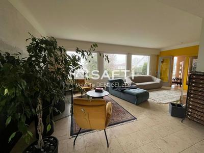 Maison - 180 m² - 10 pièces