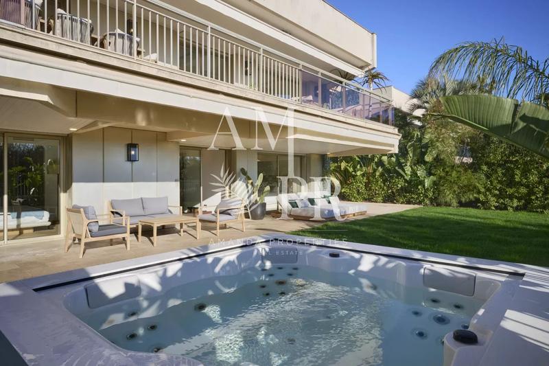 Villa sur toit - 315 m² - 7 pièces
