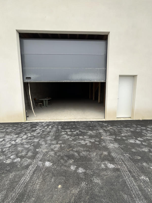 Local d'activités - 768 m²