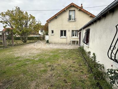 Maison traditionnelle - 105 m² - 5 pièces