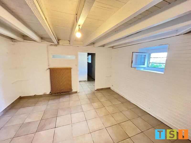 Maison - 340 m² - 13 pièces