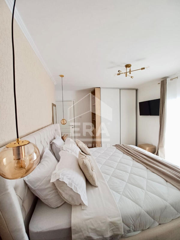 Maison - 180 m² - 6 pièces