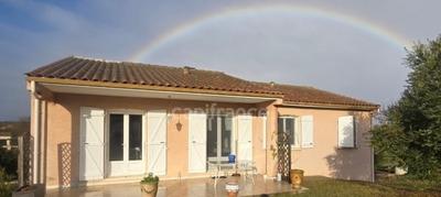 Maison - 1 320 m² - 5 pièces