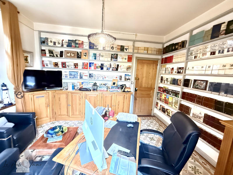 Maison - 460 m² - 10 pièces