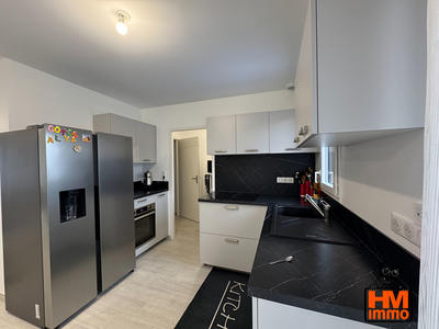 Maison - 92 m² - 4 pièces