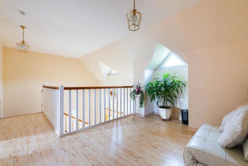 Maison - 212 m² - 8 pièces