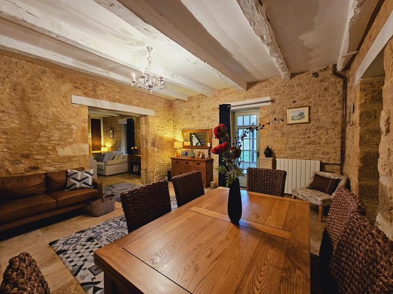 Maison traditionnelle - 287 m² - 9 pièces