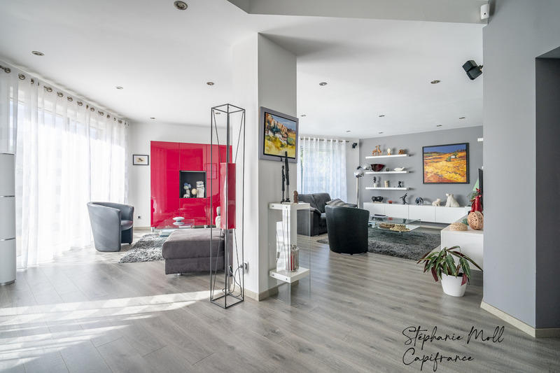 Villa - 232 m² - 7 pièces