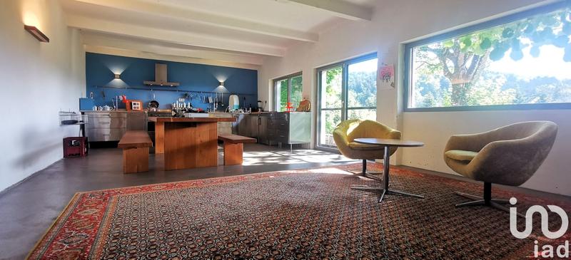 Maison - 204 m² - 5 pièces