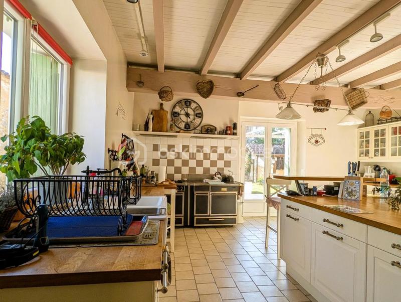 Demeure - 299 m² - 10 pièces