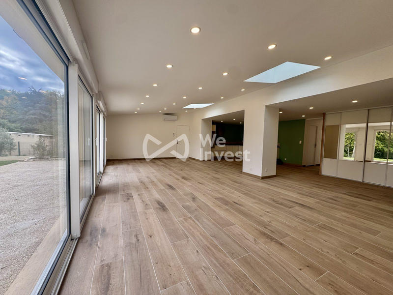 Maison - 184 m² - 7 pièces