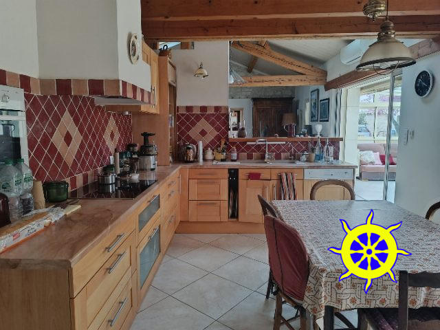 Maison ancienne - 190 m² - 7 pièces