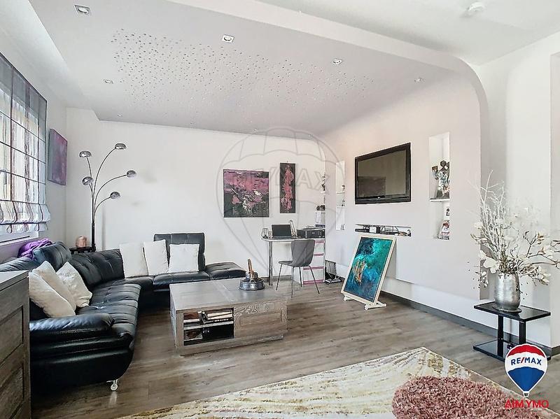 Maison - 220 m² - 6 pièces