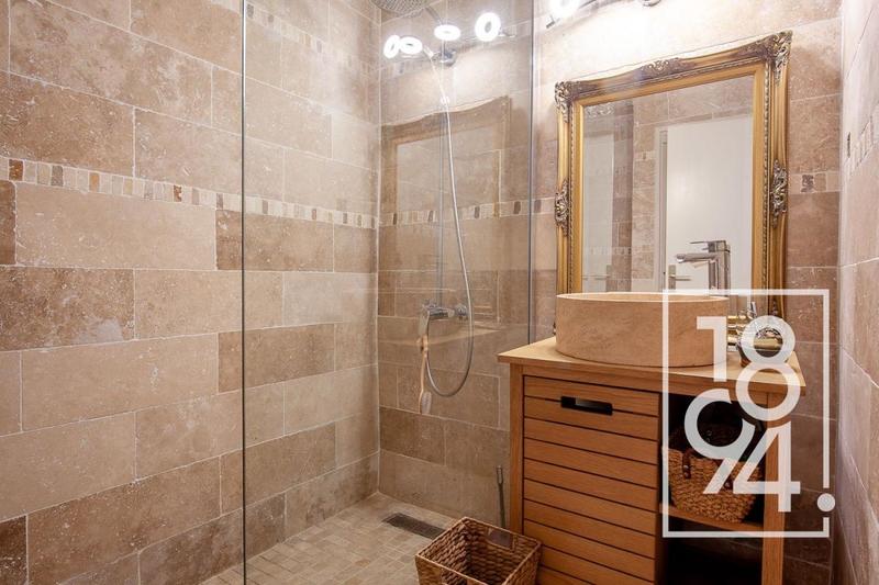 Villa - 200 m² - 7 pièces