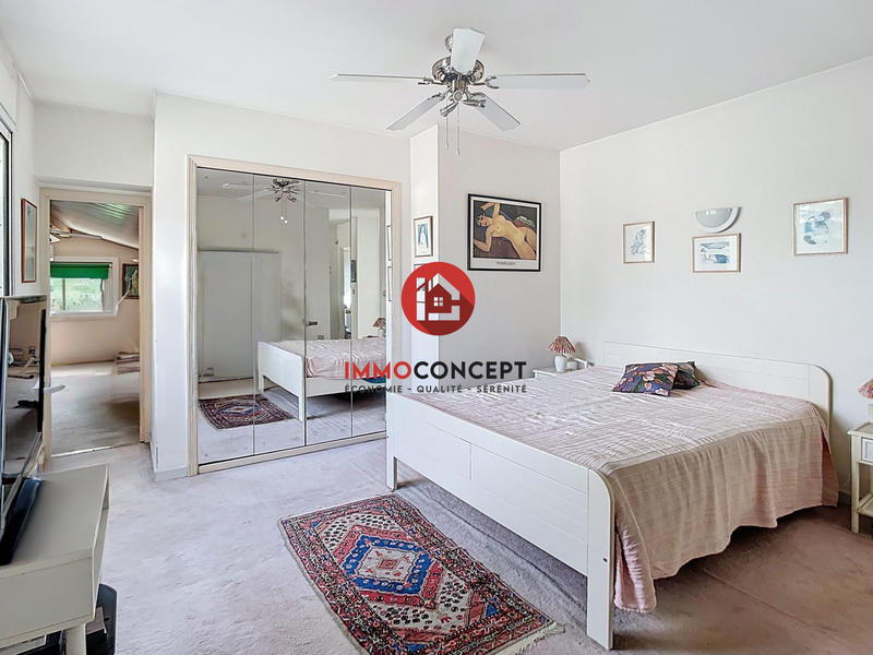 Villa - 232 m² - 7 pièces