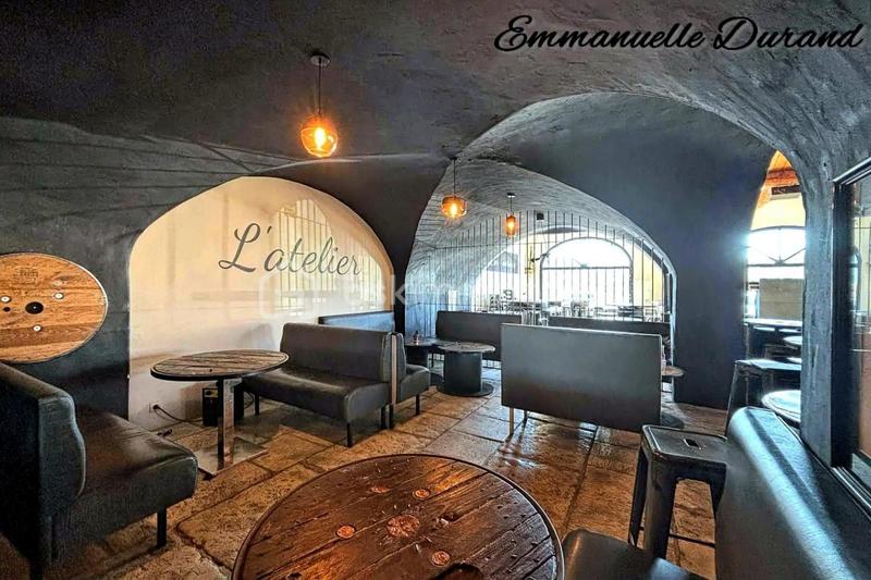 Local commercial - 380 m² - 5 pièces