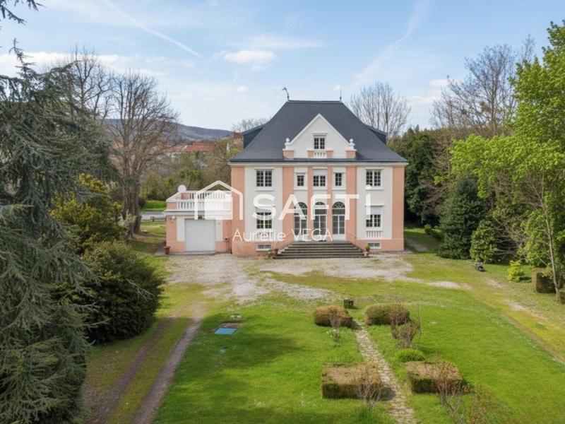 Maison de maîtres - 300 m² - 12 pièces