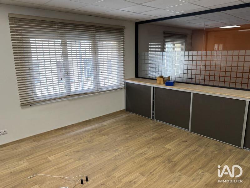 Bureau - 483 m²